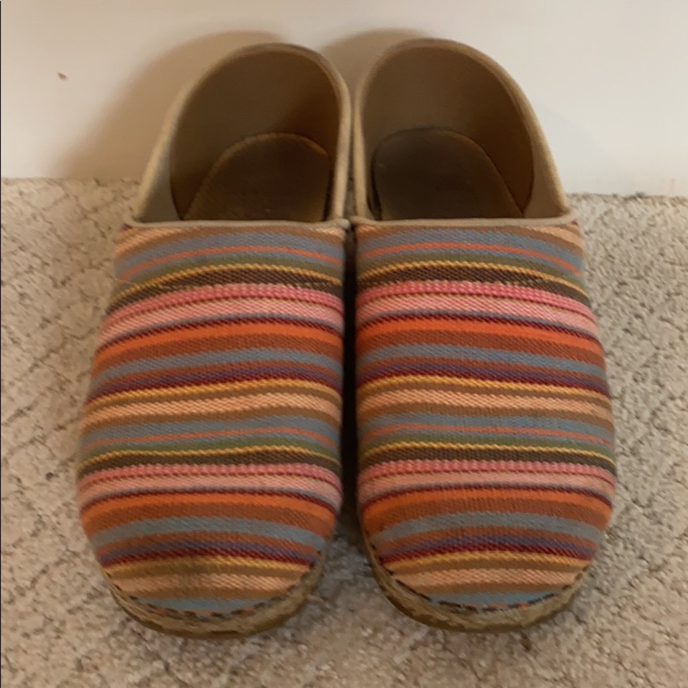 Dansko-vegan clogs 🎈🎈🎈
